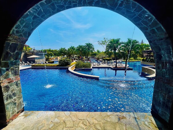 Outdoor pool - Stylish Condo with Stunning View in Los Suenos (Herradura)