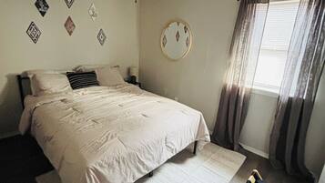 3 chambres, fer et planche Ă repasser, Wi-Fi, draps fournis