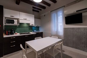 Classic Condo | Dining room - S. Lucia Canal View by Wonderful Italy (Venice)