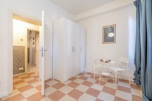 Klassiek appartement | Een strijkplank/strijkijzer, babybedden (toeslag), gratis wifi