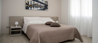 CAMELOT APARTMENT RED1