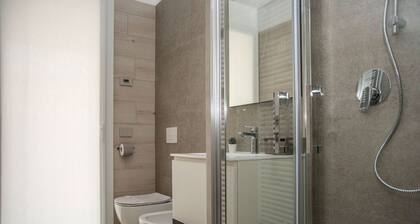 CAMELOT APARTMENT RED5