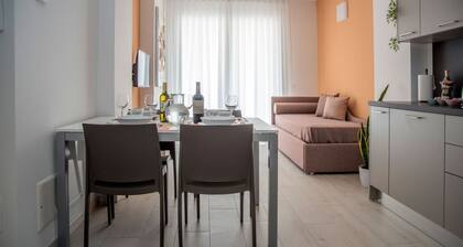 CAMELOT APARTMENT RED5