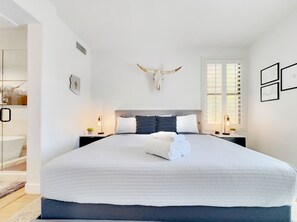 House, Multiple Beds, Pool Access, Pool View (Clubgate Scottsdale) | 3 bedrooms, individually decorated, individually furnished, bed sheets