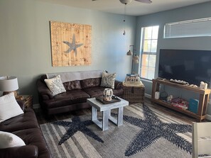 Living area - Cozy 2 bedroom condo 2nd floor unit with AC, WiFi in lovely Sarasota.  (Sarasota)