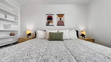 House, Multiple Beds, Patio, Mountain View (Boulder Apache Junction) | 2 bedrooms, individually decorated, individually furnished, bed sheets