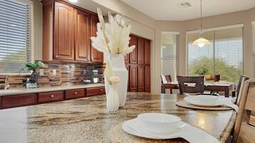 Maison, plusieurs lits, accĂšs piscine, vue piscine (Cline Maricopa)