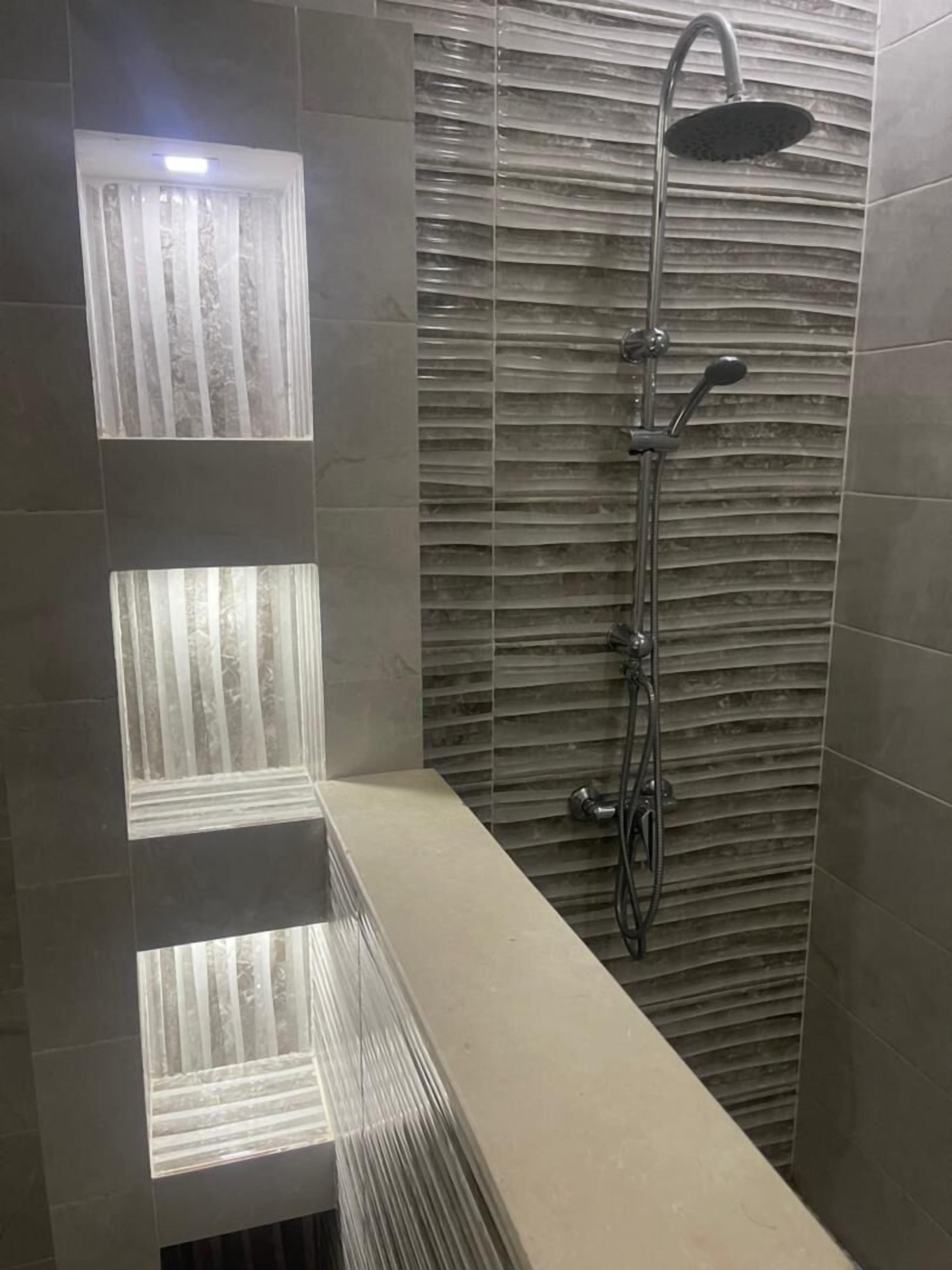 Comfort Double Room | Bathroom | Shower, hair dryer, towels, soap