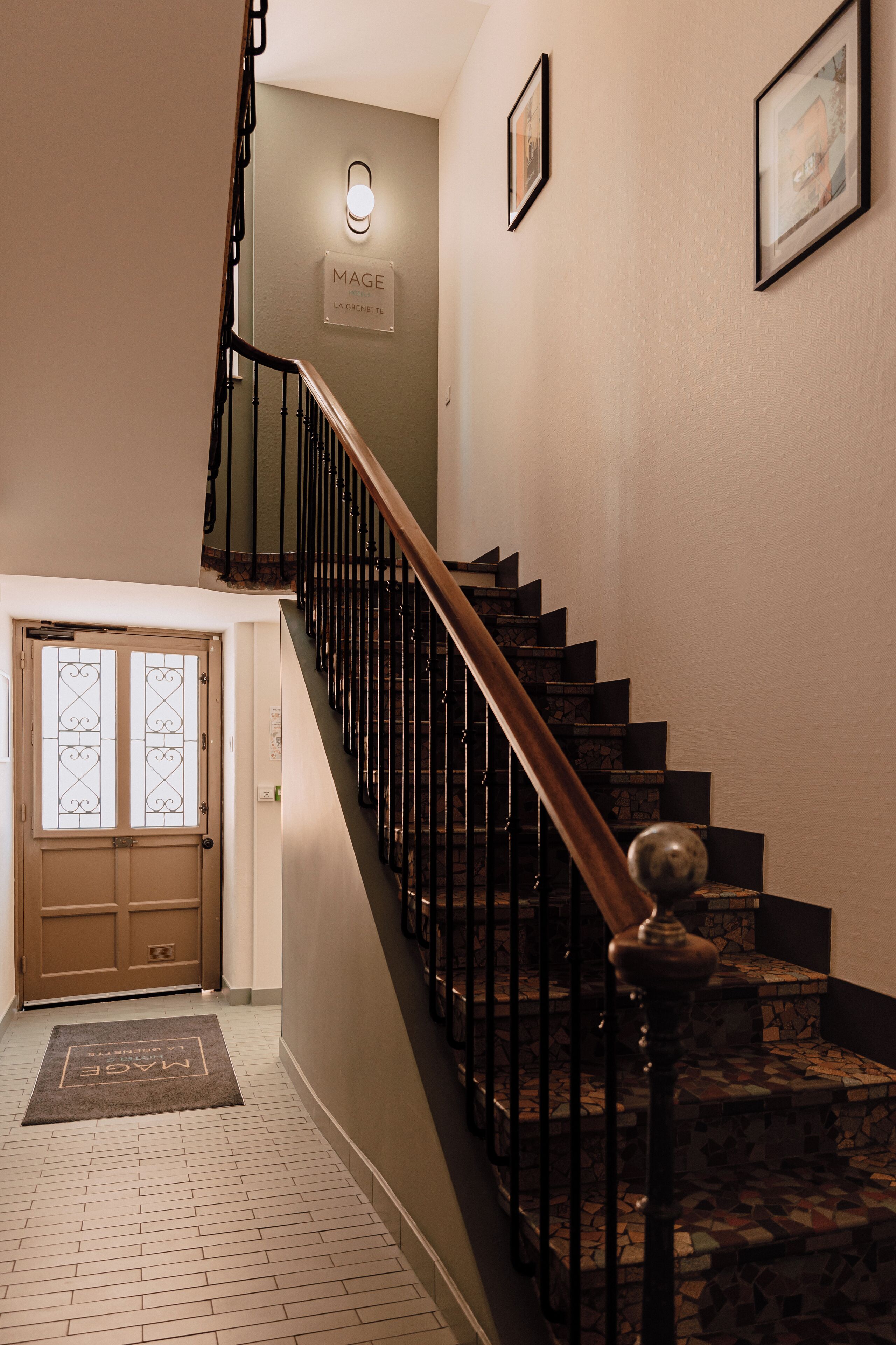 المنشأة من الداخل