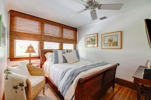 4 bedrooms, iron/ironing board, WiFi - Meadows Manor | Elegant Oasis with Private Pool (Key West)