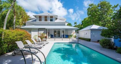 Meadows Manor | Elegant Oasis with Private Pool