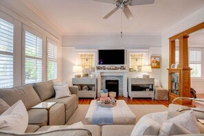 TV - Meadows Manor | Elegant Oasis with Private Pool (Key West)