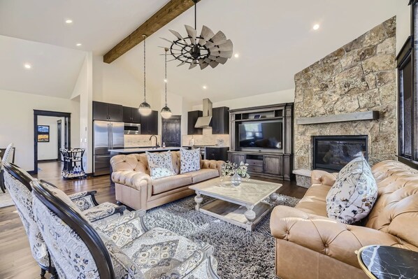 Smart TV, fireplace - River Run Rendezvous (Keystone)