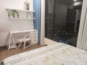 1 bedroom, in-room safe, desk, iron/ironing board - 1 bedroom apartment 45m2 in Ecopark, nice view, high speed wifi, fully furnished (Van Giang District)