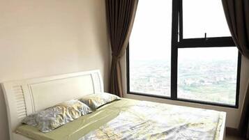 2 Schlafzimmer, Zimmersafe, Schreibtisch, Bügeleisen/Bügelbrett