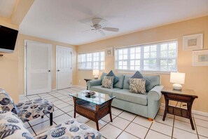 TV - Southernmost Retreat | On Duval! With Hot Tub, Patio (Key West)