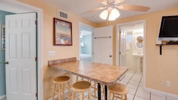 4 camere, Wi-Fi gratuito, lenzuola