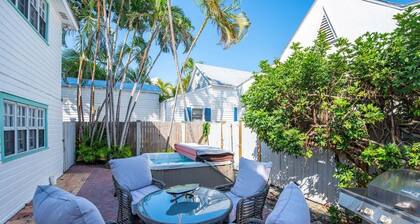 Southernmost Retreat | On Duval! With Hot Tub, Patio