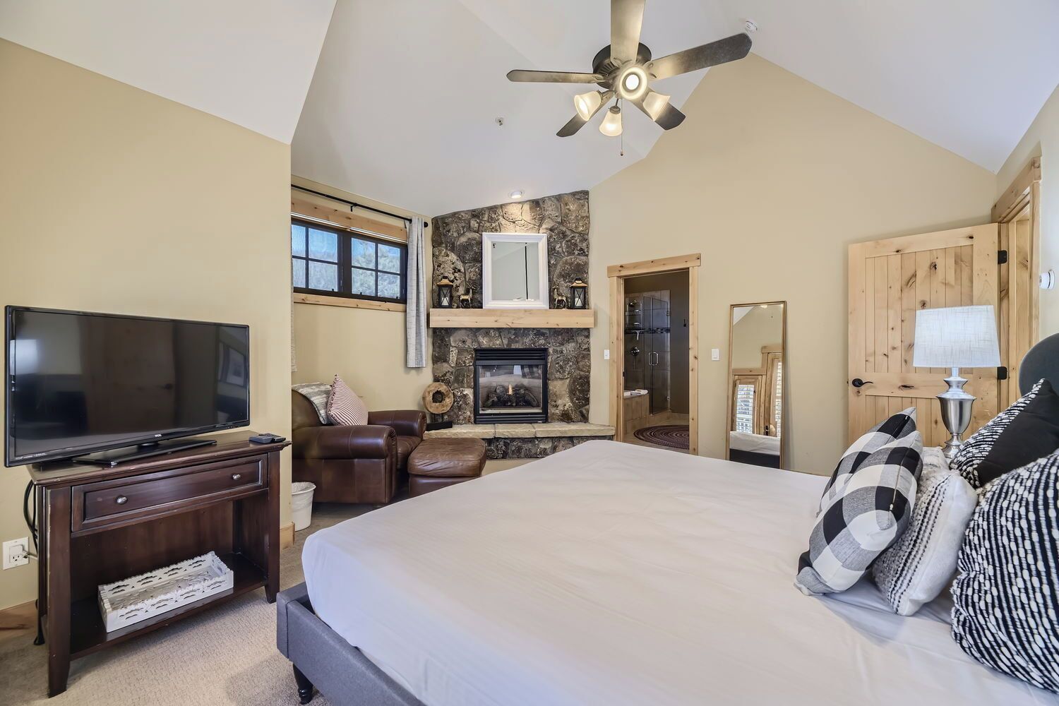 3 bedrooms, free WiFi, bed sheets