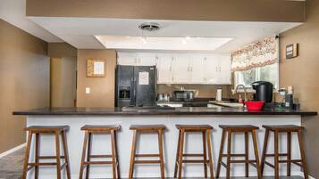 House, Multiple Beds, Hot Tub, Mountain View (Fanning Flagstaff) | Private kitchen | Coffee/tea maker