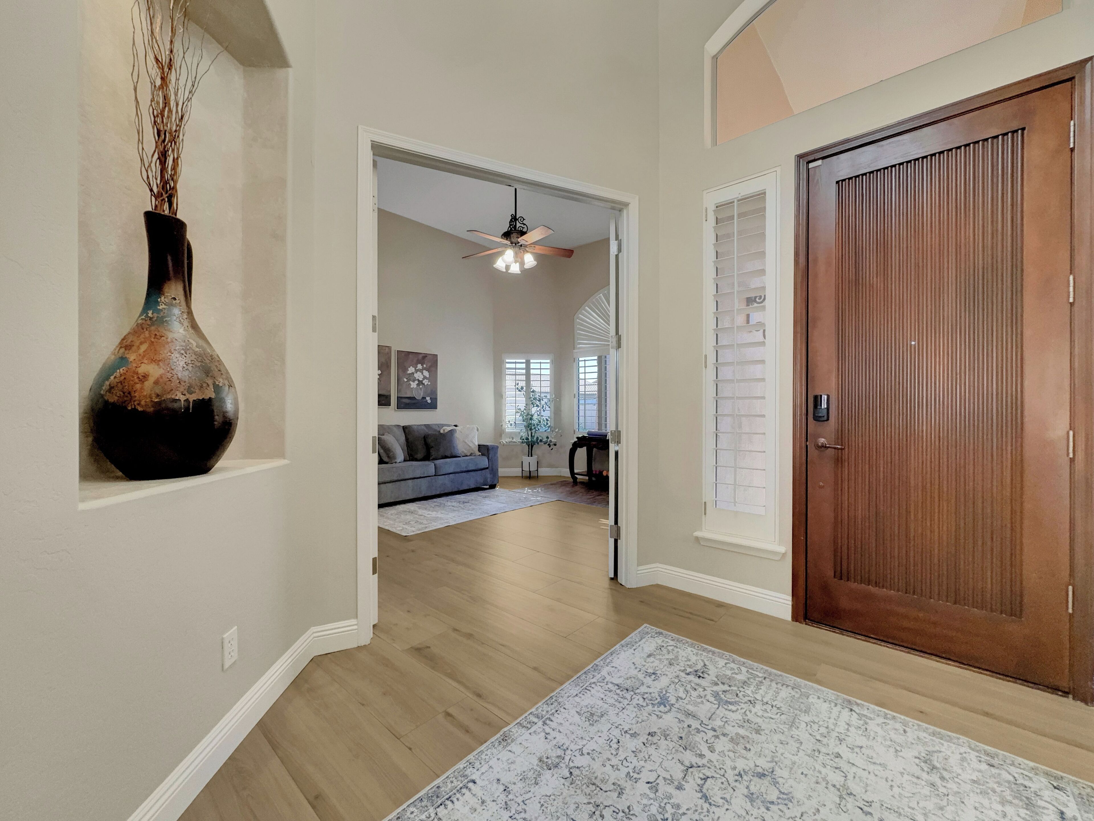 獨棟房屋, 多張床, 壁爐, 花園景觀 (55th Scottsdale) | 起居區 | 壁爐