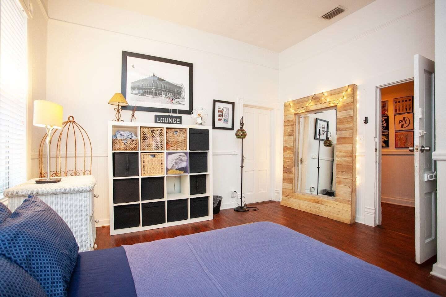 4 bedrooms, iron/ironing board, free WiFi, bed sheets