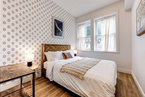 2 bedrooms, iron/ironing board, free WiFi