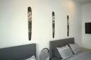 3 bedrooms, desk, iron/ironing board, travel cot