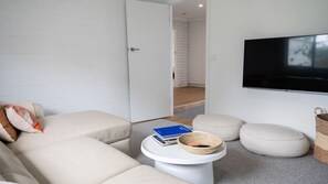 Living area - Welcome to Sam's House in Bermagui – a beautifully renovated retreat. (Bermagui)
