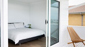 4 bedrooms, free WiFi, bed sheets