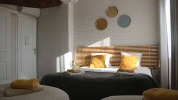 1 bedroom, blackout drapes, iron/ironing board, free WiFi