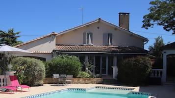 Fachada da propriedade
