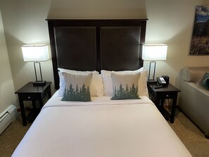 2 bedrooms, iron/ironing board, free WiFi, bed sheets - Grand Timber Lodge Ski in/out - 2BD Kitchenette (Breckenridge)