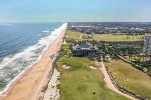 Beach nearby, sun-loungers, beach towels