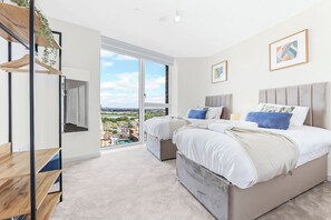 3 soverom, skrivebord, strykejern/-brett og wi-fi (inkludert)