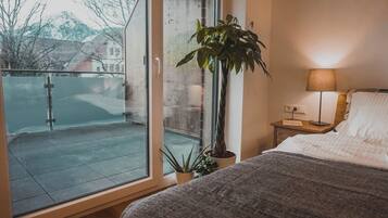 2 bedrooms, soundproofing, free WiFi, bed sheets