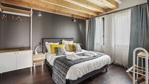 Comfort Room, Mobility Accessible, Park View | In-room safe, WiFi (free) - Éco-lodges (Yvré-l'Évêque)