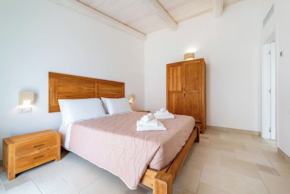 1 bedroom, in-room safe, travel crib, free WiFi