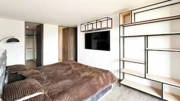 Classic Room, City View | Iron/ironing board, free WiFi