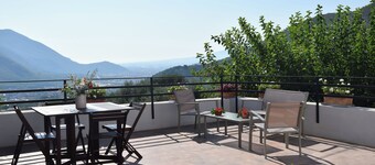 Old farmhouse between Amalfi and Pompeii (3 accommodations)