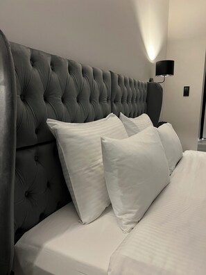 Suite studio panoramique, vue sur la mer | 1 chambre, draps italiens de Frette, literie de qualité