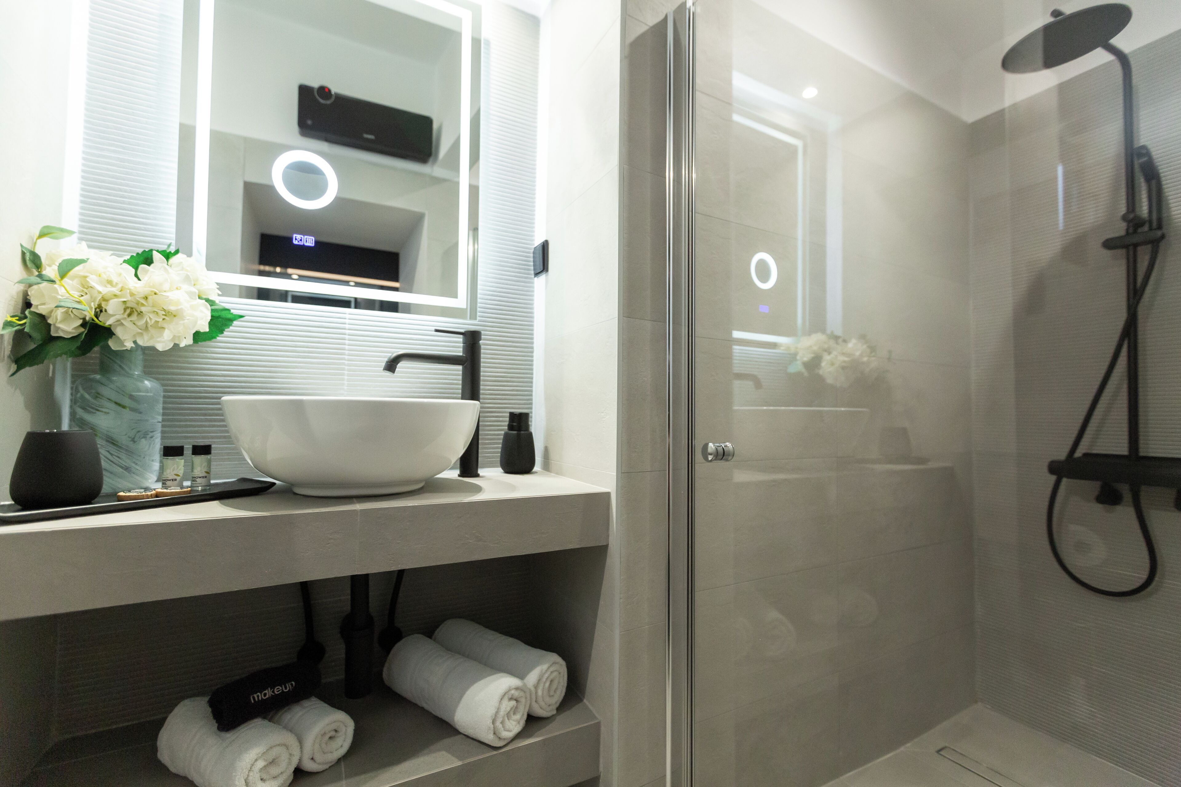 Suite Studio Panoramique, vue mer | Salle de bain