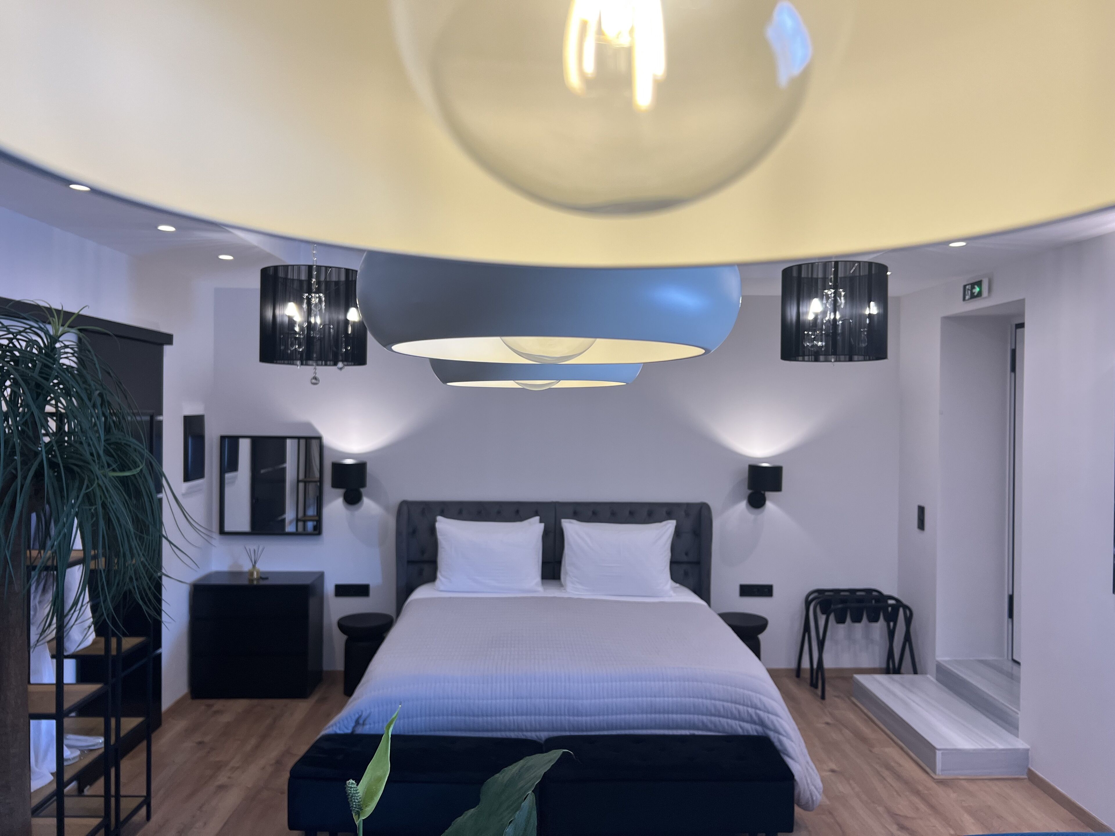 1 bedroom, Frette Italian sheets, premium bedding, pillowtop beds