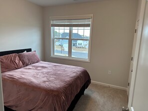 4 bedrooms, in-room safe, iron/ironing board, WiFi