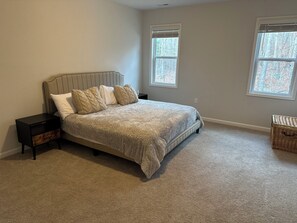 4 dormitorios, caja fuerte, tabla de planchar con plancha y wifi