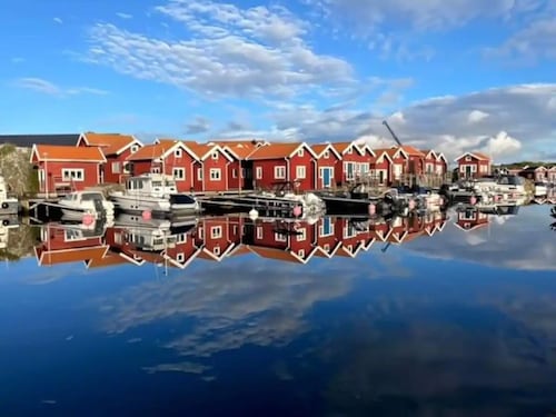 5 Star Holiday Home in Mollosund