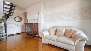 Apartment (3 Bedrooms) | Living area - Parada 31 (Vedano al Lambro)