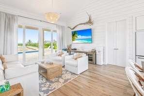 Téléviseur connecté, livres, sélection de musique, chaîne audio