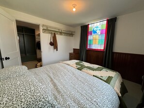 2 bedrooms, bed sheets