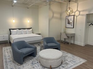 1 bedroom, iron/ironing board, WiFi, bed sheets - The 610 Flats: Ayla's Alley #21 (Jackson)